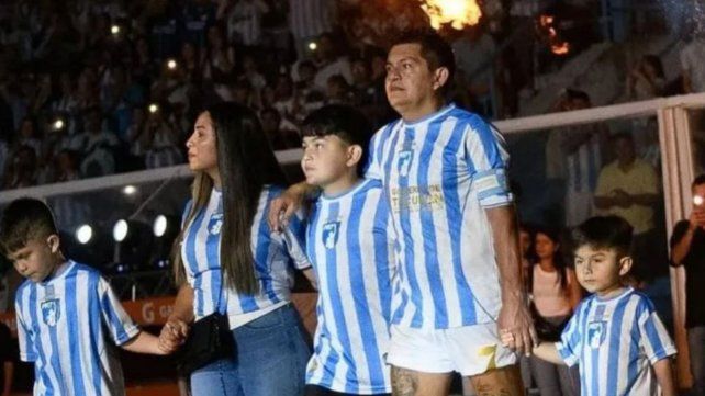 El Pulga Rodríguez tuvo su despedida en Atlético Tucumán: Me retiro con la camiseta que amo