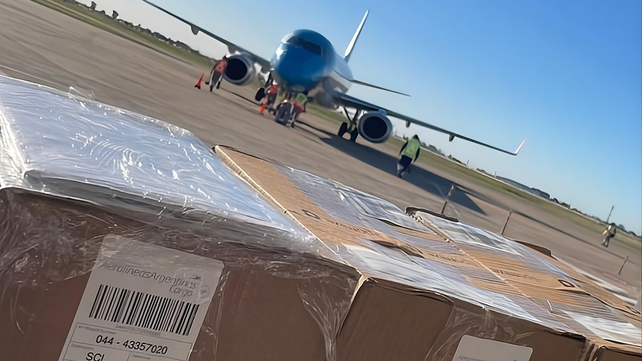 La operación se realizó desde el Aeropuerto Internacional de Sauce Viejo y refuerza el perfil logístico de la terminal aérea provincial para las Pymes y el comercio exterior.