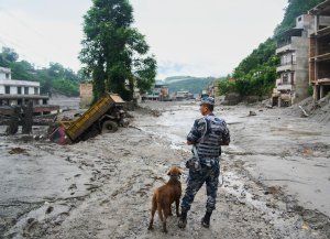 La riada de Nepal ya suma al menos 392 muertos y 1.300 desaparecidos