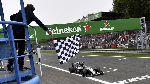 Rosberg sumó otro triunfo y se acercó a Hamilton en el campeonato de Fórmula 1