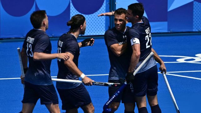 Los Leones celebran uno de los goles y la clasificación a la siguiente fase de los Juegos Olímpicos.
