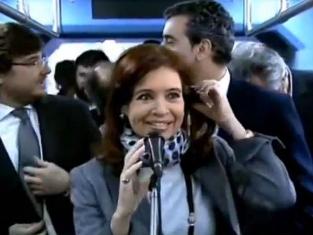 Cristina se arrepintió de una broma cuando presentó los vagones del Sarmiento
