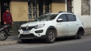 Barrio Roma: dejó el auto en la calle y le robaron las dos ruedas traseras