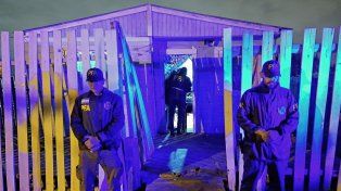 Las tareas investigativas por parte de la policía se llevaron a cabo en el asentamiento del barrio de La Bianca.