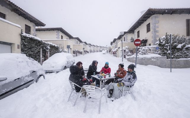 Madrid se paraliza tras la histórica nevada