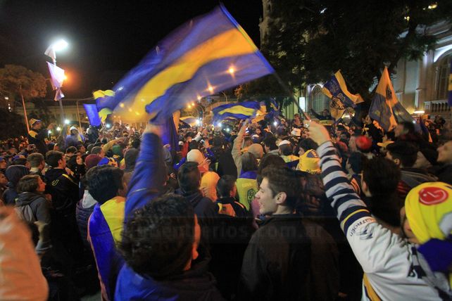 Boca Campeón: El festejo Xeneize en plaza 1° de Mayo, en Paraná