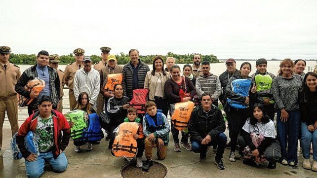 Puerto Sánchez: pescadores recibieron capacitación y elementos de protección