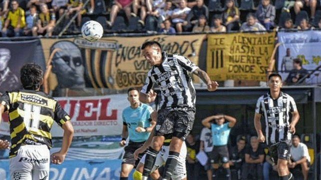 Chaco For Ever igualó con Almirante Brown y no pudo acercarse a Colón. Chaco For Ever igualó con Almirante Brown y no pudo acercarse a Colón.