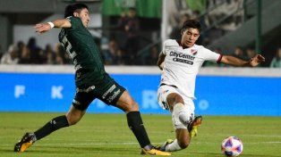 Juan Sforza se anticipa y rechaza en la última presentación de Newells, contra Sarmiento en Junín.&nbsp; 