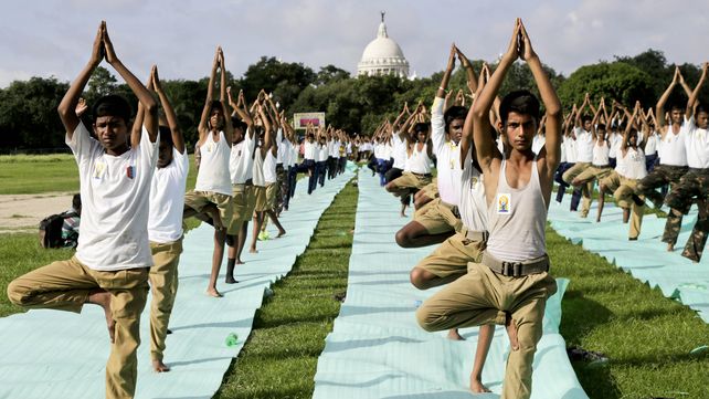 La India  celebra el Día Internacional del Yoga