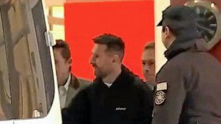 Messi llegó a la Argentina y ya está en el predio de Ezeiza para jugar las Eliminatorias