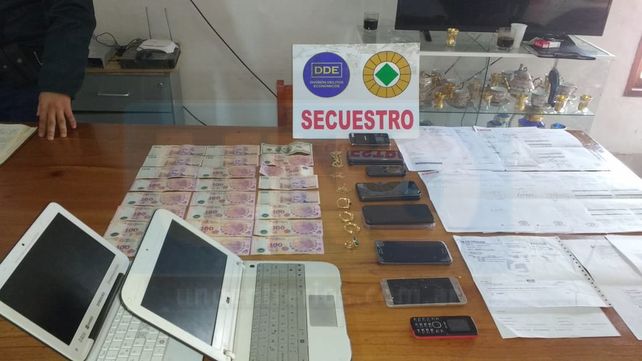 Dinero y joyas. En el operativo en Misiones