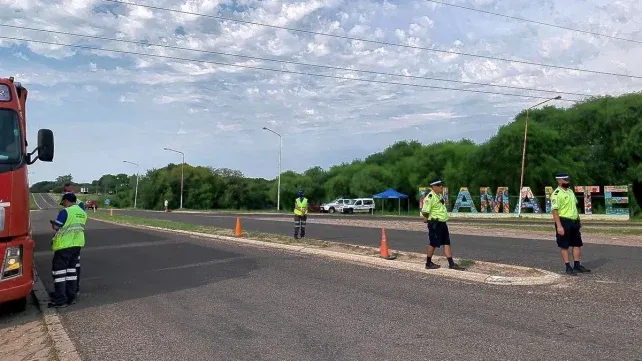 Reforzarán controles vehiculares en rutas y puntos estratégicos durante las fiestas y el verano. Los documentos obligatorios para circular
