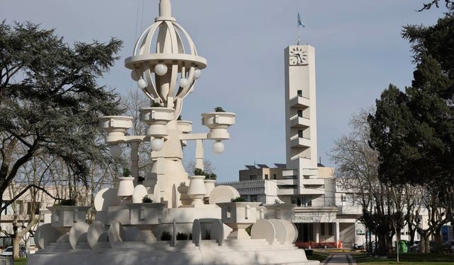 Las obras art decó levantadas en los años 30 diseñadas por el arquitecto Francisco Salamone en la localidad de Alberti.