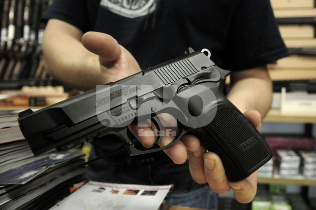 Tendencia. Los negocios coincidieron al asegurar que las armas de gran calibre lideran las ventas.