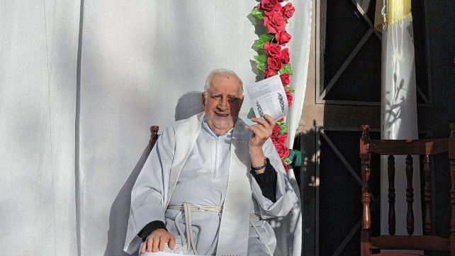 El padre Agustín. Lleva 66 años de sacerdote