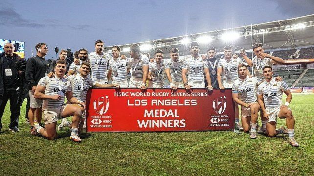 Una nueva medalla y el segundo lugar del ranking para Los Pumas Seven tras jugar en Los Ángeles.
