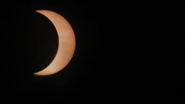 Se vio en todo el país el eclipse de sol anular, con mayor nitidez en la Patagonia