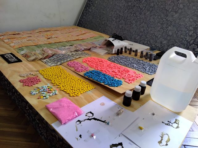 Transeros VIP detenidos en Puerto Norte y el centro: drogas de diseño, miles de dólares y vehículos de lujo
