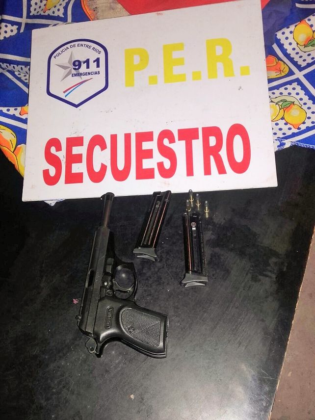 La pistola que secuestró la policía de Entre Ríos. Foto PER.&nbsp;