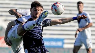 Gimnasia sumó un punto, pero se alejó del puntero del torneo.