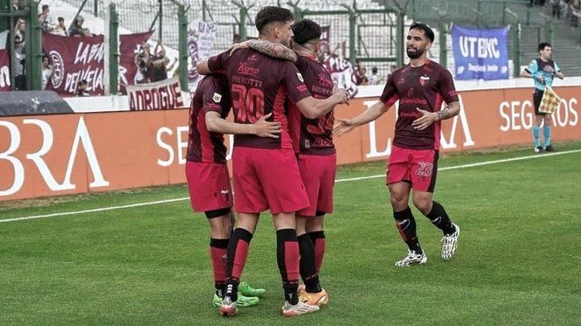 Colón arranca la Copa de la Liga visitando a Independiente en un partido clave por los promedios.