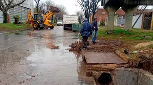 Las ampliaciones en bocas de tormentas, uno de los trabajos que llevan adelante desde la Municipalidad de San Lorenzo.