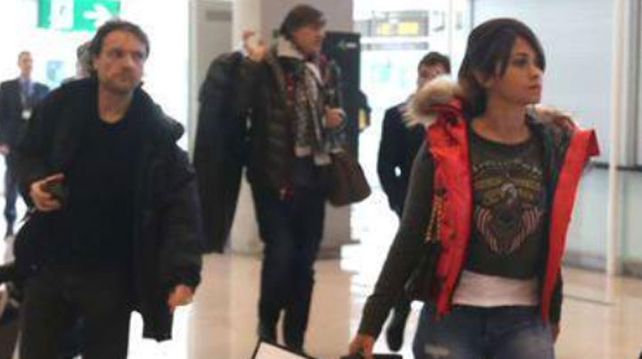 Antonella Roccuzzo pasea su sexy figura por un shopping santafesino