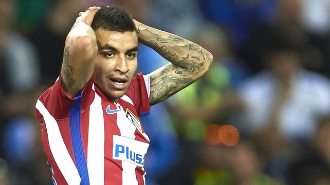 El delantero rosarino Ángel Correa sufrió una entradera en su casa madrileña.