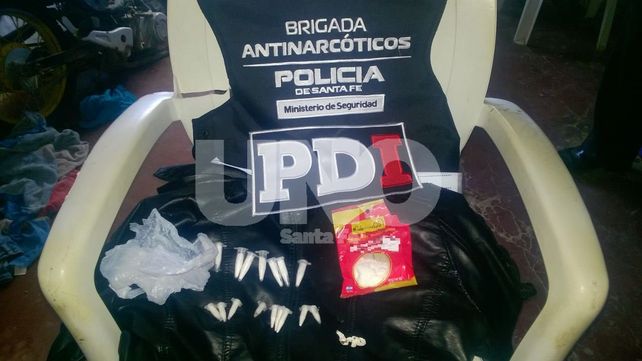 Cocaína, celulares y dinero en efectivo en un procedimiento antinarcótico en Esperanza