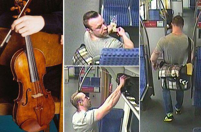 Robo. Momento en que el hombre se lleva el instrumento del vagón del tren.