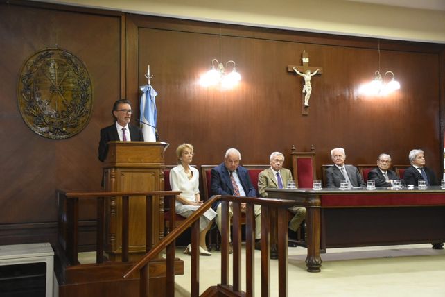 Erbetta habló una hora en un marco colmado de representantes de los distintos poderes de la provincia. El gobernador Perotti no fue de la partida.