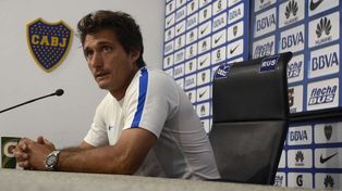 Barros Schelotto: Nos debemos una charla con Centurión