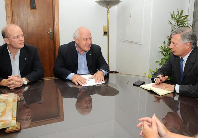 Gestión. Lifschitz (centro) y Contigiani buscaron alternativas en su encuentro con Aranguren (derecha) / Foto: Gentileza Gobierno de la Provincia de Santa Fe