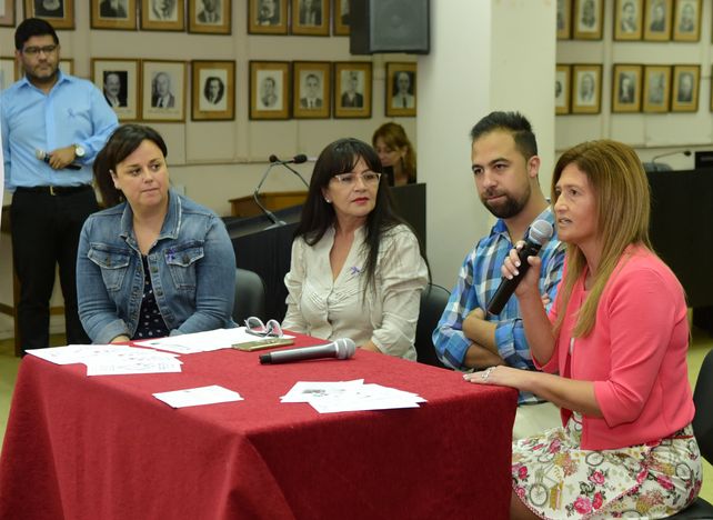Compromiso. En la charla se resaltó la importancia del botón antipánico.