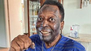 Pelé fue dado de alta tras permanecer tres días internado.