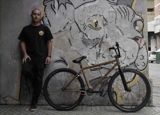 Lucas Frascoli creó en el 2015 su propia marca de bicis: Duxton Store.