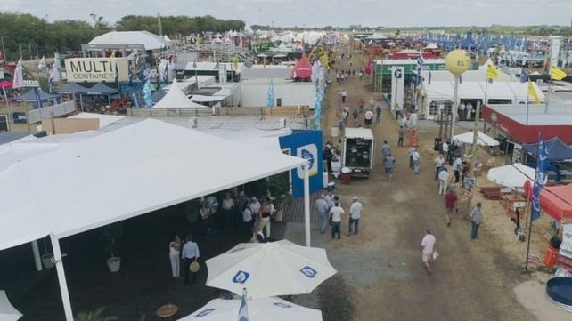 La provincia de Santa Fe tuvo dos espacios en Expoactiva Nacional. Uno propio de 900 mts2 que fue pensado y diseñado por AgroActiva y el otro compartido con Córdoba y Entre Ríos en lo que se denominó el stand de la “Región Centro”.