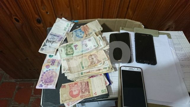 El secuestro. Parte de los elementos encontrados entre las prendas del sospechoso.&nbsp;