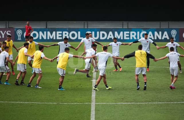 Colón entrenó por última vez y espera el partido de su vida