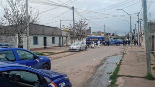 Asesinaron a un hombre de 43 años de diez balazos en las calles de B° San Lorenzo