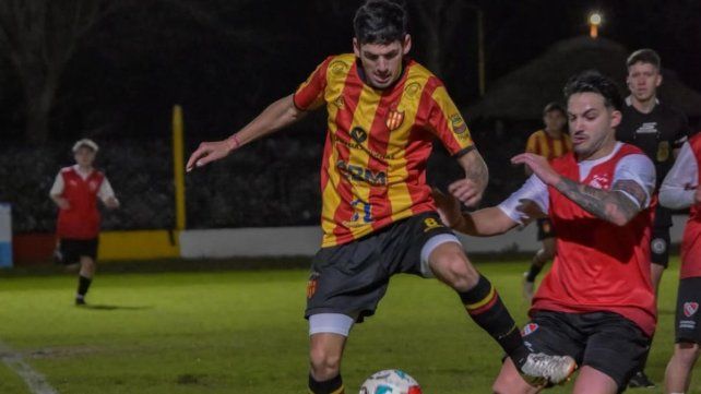 Neuquén es el líder del campeonato de la Liga Paranaense.