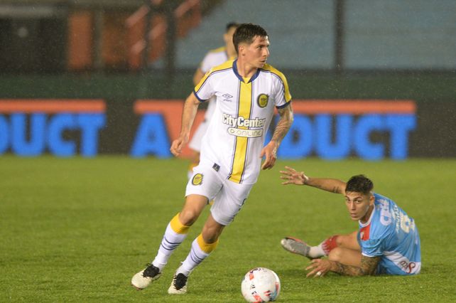 Mac Aliister tendría su debut como titular en Central. Tevez este miércoles lo puso en cancha.