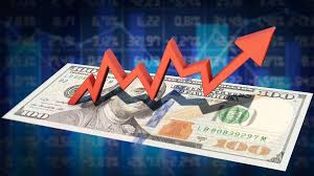 El dólar blue continúa aumentando y superó con firmeza la barrera de los $1.300