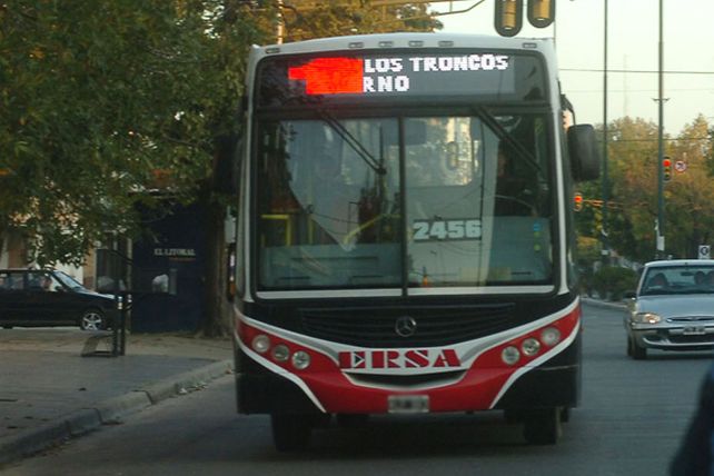 La Línea 1 circula con normalidad por barrio Los Troncos