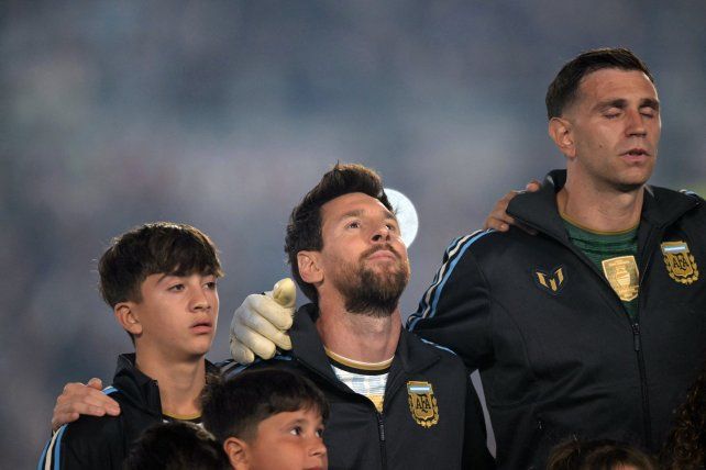 Messi en el himno.