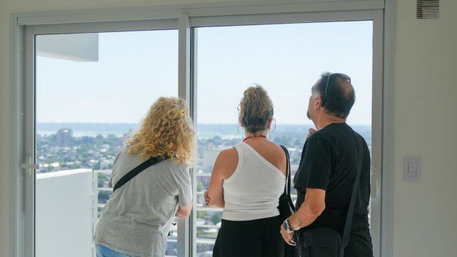 Pilay entregó más de 180 departamentos en el desarrollo Paseo del Molino