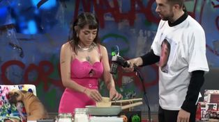 María Becerra se lució en la televisión española con su receta de torta fritas