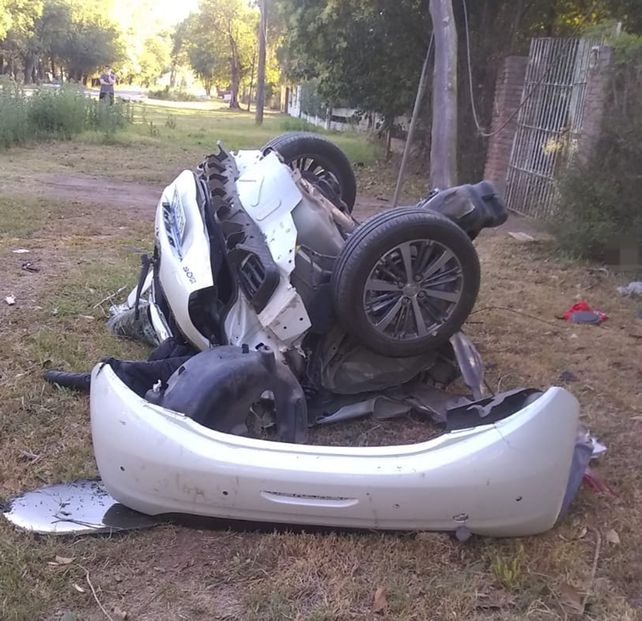 Choque en Ruta 33: un muerto y un herido grave al impactar un auto contra un árbol en Casilda
