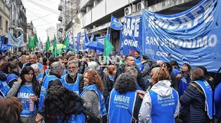 Protesta docente en Santa Fe: Amsafe llevó el reclamo a la Caja de Jubilaciones y advirtió que los aumentos a pasivos se completarán en 2027